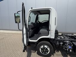 ISUZU M30 RECHTSLENKER Aut. 5.2l 190 PS Radst 2.765