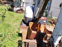 Bobcat E35