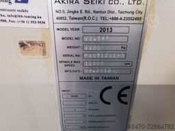 Akira Seiki V2.5XP 4+1 AXIS