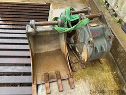 LIEBHERR 910 Compact Litronic Powertilt