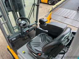 Jungheinrich EFG 320 / 4586 Std.