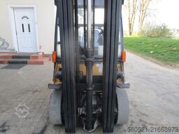 Caterpillar DP25N - Triplex-Freihub 5,6m + Seitenschieber