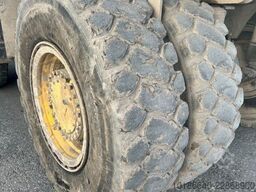 Komatsu HD405-7