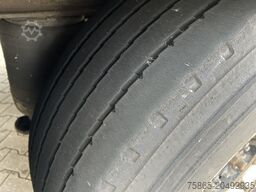 Schmitz Cargobull SCB S3B / Box Trailer / 2x Liftas / APK TUV 09-26