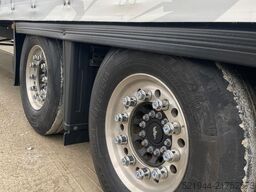 Schmitz Cargobull SCB S2 SCS 18/1-13.62 Curtainsider