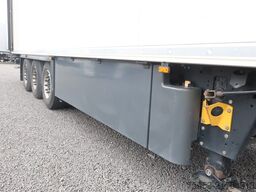 Schmitz Cargobull SKO 24 Rohrbahn Liftachse Carrier Vector HE19