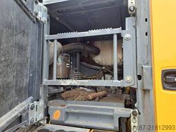 Liebherr R946