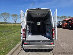 MERCEDES-BENZ SPRINTER 311 CDI AUT. L3H2 59 dkm