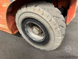 Toyota 8FBMT30 - TRIPLEX 5 m