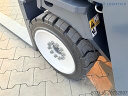 Combilift C4000CB TRIPLEX 5200MM FREE-LIFT TOP 1