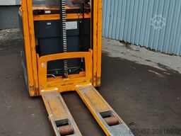 Jungheinrich ERC 212 scales