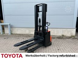 Toyota SWE 120 L /Akku neu!