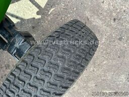 John Deere 3520 4x4 Hofschlepper Rasenbereifung