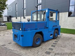 Tractor de remorcare Deutruck DD 120