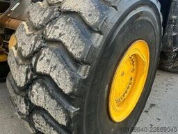 Komatsu WA500-8E0