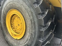 Komatsu WA500-8
