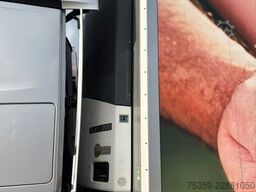 SCHMITZ CARGOBULL Tiefkühlauflieger mit Thermo King