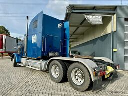 FREIGHTLINER Classic XL