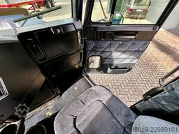 FREIGHTLINER Classic XL