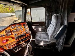 FREIGHTLINER Classic XL