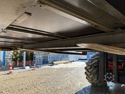 Krone Jumbo Plattform 7,82 mit Lochleiste