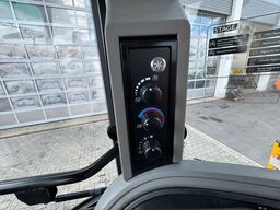 JCB 4CX Pro / Klappschaufel / Dual Drive / Neu