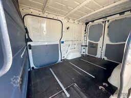 VOLKSWAGEN Crafter 35 KA/ L1H1/ AC/ 2xSchiebetür/ NAVI/ AHK