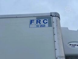 Renault T380 VF611M165MD003883, 6x2, 388567 km, 8.90 ...