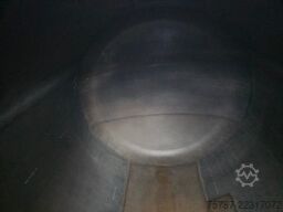 SCHMITZ CARGOBULL Tankchassis mit Tankcontainer, 424.676 KM