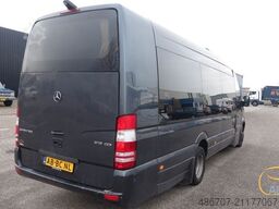 MERCEDES-BENZ Sprinter 516 21 Sitze mit großem Gepäck