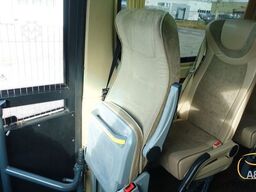 MERCEDES-BENZ Sprinter 516 21 Sitze mit großem Gepäck