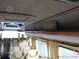 MERCEDES-BENZ Sprinter 516 21 Sitze mit großem Gepäck