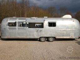 Airstream Land Yacht Sovereign Catering + Foodtrailer