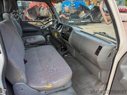 FUSO Canter Pritsche + Kran