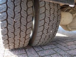 DAF LF 250 LF250 FA Schuifzeil +Dhollandia 1500 kg