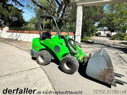 Avant Tecno 640 Hoflader mit Palettengabel und Schaufel