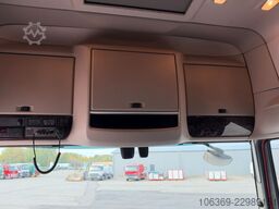 DAF XF530 8x2/4 Super Space Cab chassis