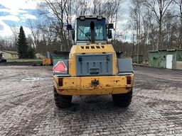 Liebherr L 522 with High-Tipping Bucket