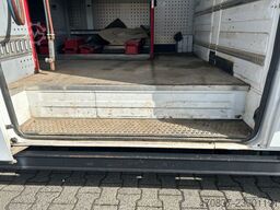 MERCEDES-BENZ Vario 818 / Maxi / Standheizung / Kompressor