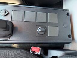 Iveco Eurocargo ML120E25 LBW Palfinger 1.500kg 3 Sitze