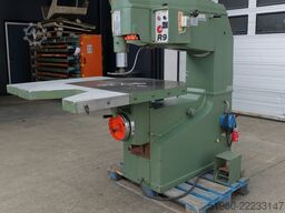 SCM R9