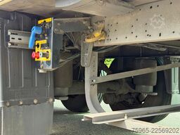 SCHMITZ CARGOBULL N/A SCB*S3B CARRIER VECTOR 1350 WITH 6136 ENGINE
