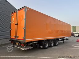 Schmitz Cargobull / SOR Iberica / Carrier Vector 1550 Reefer / Fr...