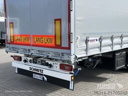Schmitz Cargobull Curtainsider Mega Getränke