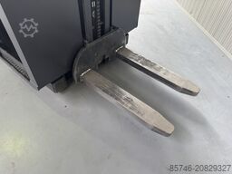 LINDE V 10 /  * DOUBLE steering !!