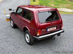 Lada Niva 1.7 Schneeschild Winterdienst
