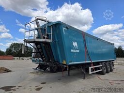 WIELTON ca 49 cbm Getreidekipper Unfall mit Kornschieber