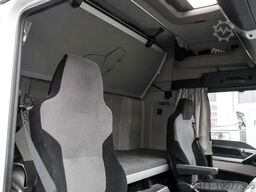 MAN TGX 18.460 4x2 + SKIRTS + FRIDGE + RETARDER ZV