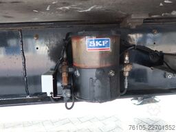 MAN TGM 15.290 Trekker + Heiwo city trailer geïsole...