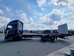 Volvo FH 13.460 Globetrotter XL 6x2 - Chassis with lo...